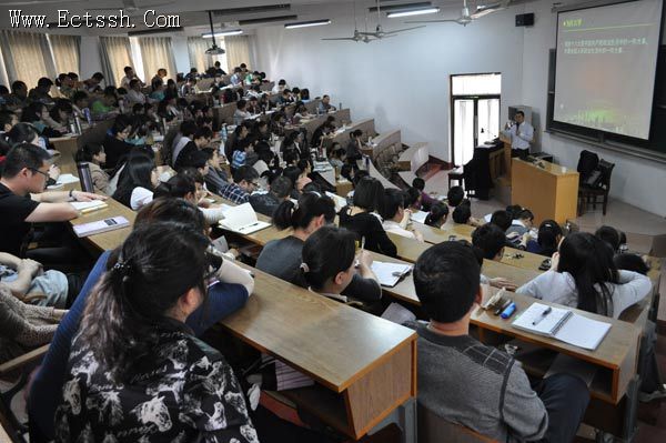 华东神学院举行十八大辅导报告讲座 华东神学院举行十八大辅导报告讲座