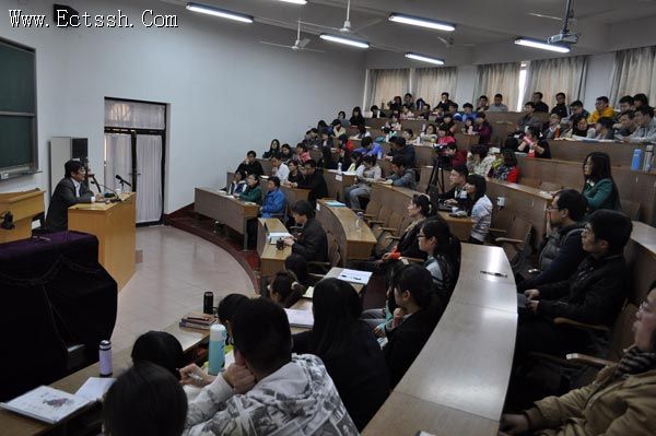 华东神学院举行“如何按三自原则办好教会”的讲座 华东神学院举行“如何按三自原则办好教会”的讲座